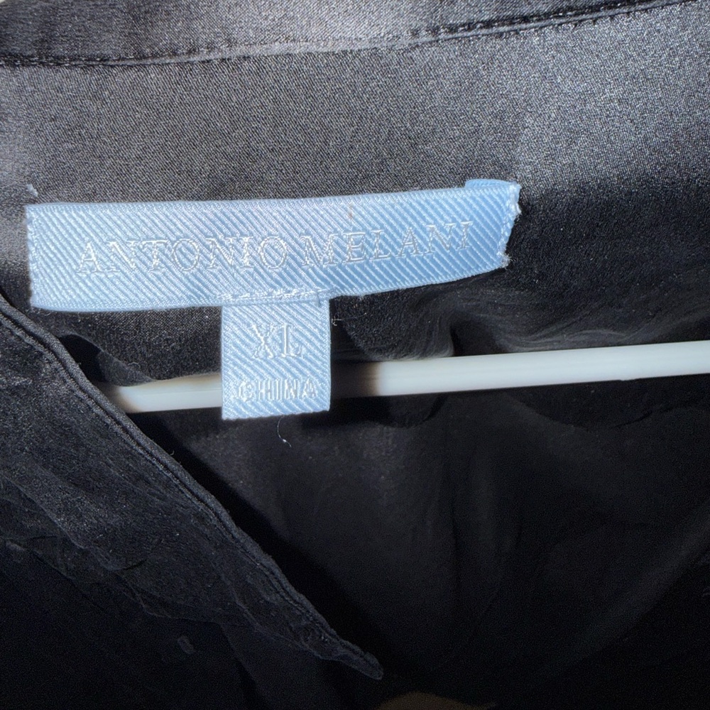 Antonio Melani Classic Black Top